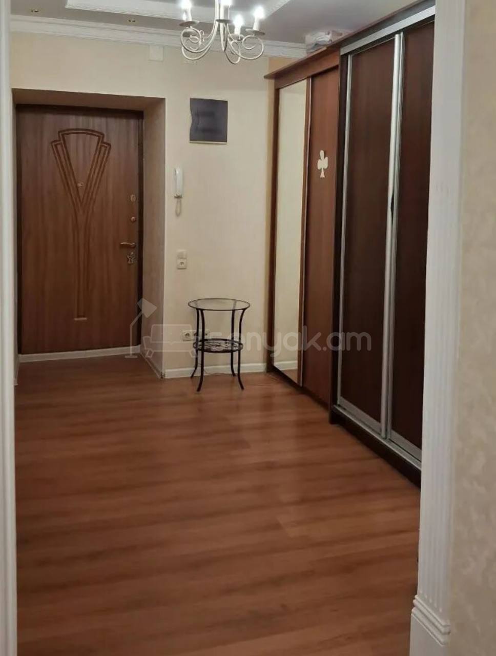 2 Սենյականոց Բնակարան Քարե Շենքում, 46քմ, 3/5 հարկ, Կապիտալ Վերանորոգված, Կահավորված