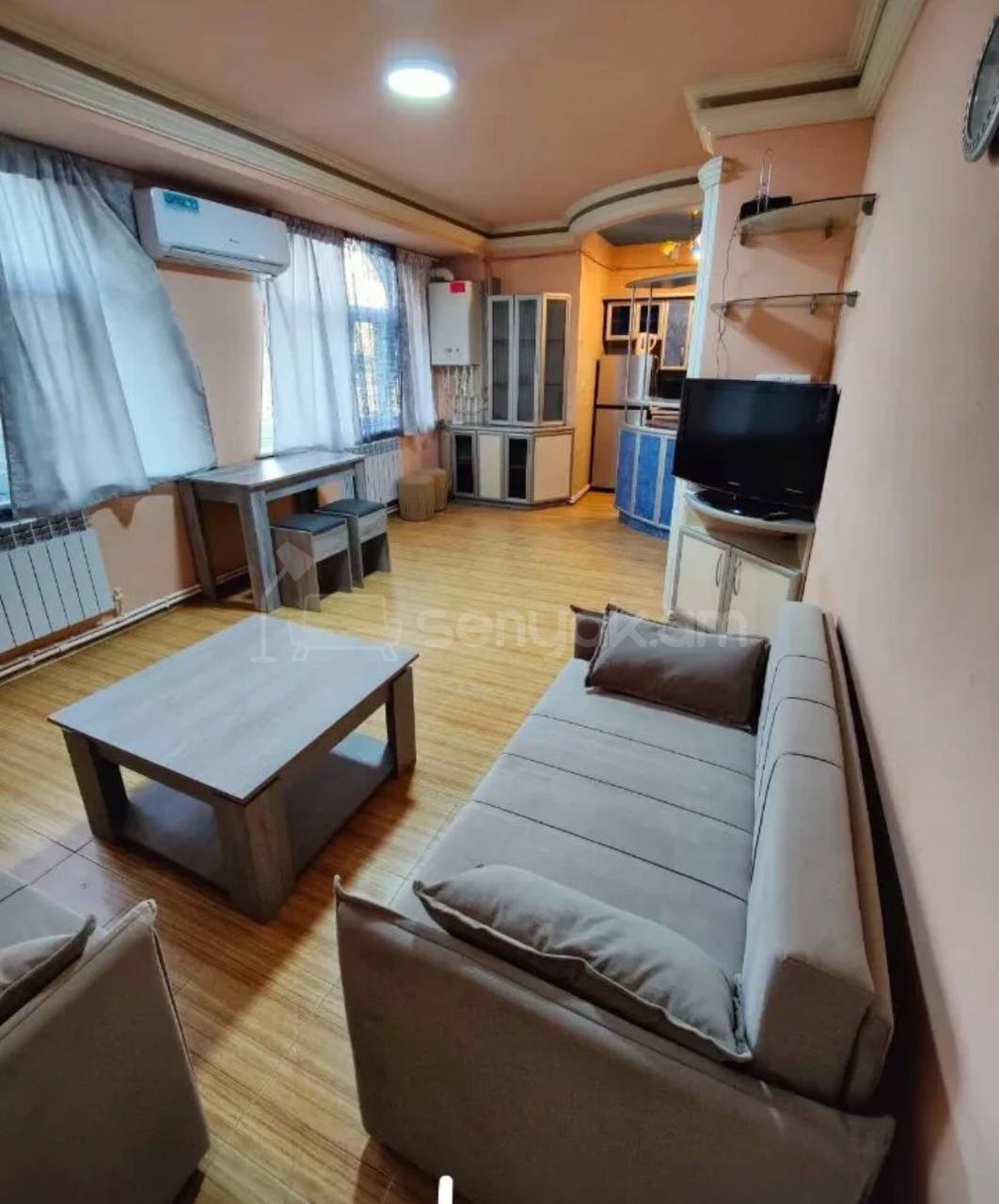 2 Սենյականոց Բնակարան, 42քմ, 2/9 հարկ, Կապիտալ Վերանորոգված, Կահավորված, Արևկող