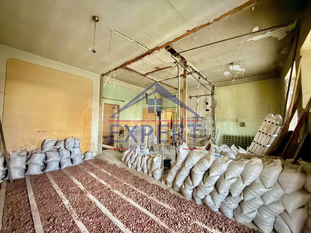 3 Սենյականոց Բնակարան Քարե Շենքում, 106քմ, 4/4 հարկ, Զրոյական Վիճակում