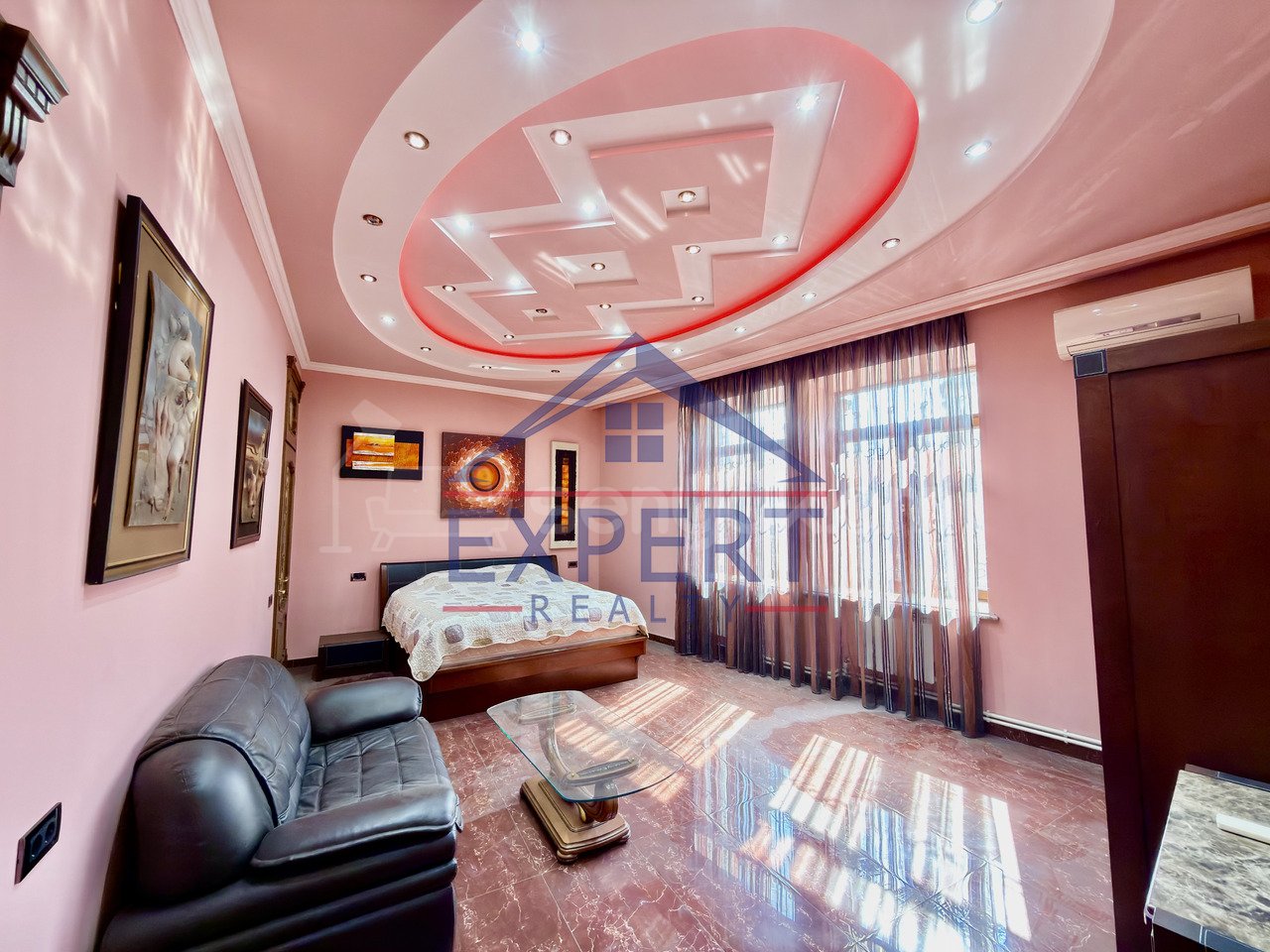 3 Սենյականոց Բնակարան Քարե Շենքում, 165քմ, 2/4 հարկ, Կապիտալ Վերանորոգված