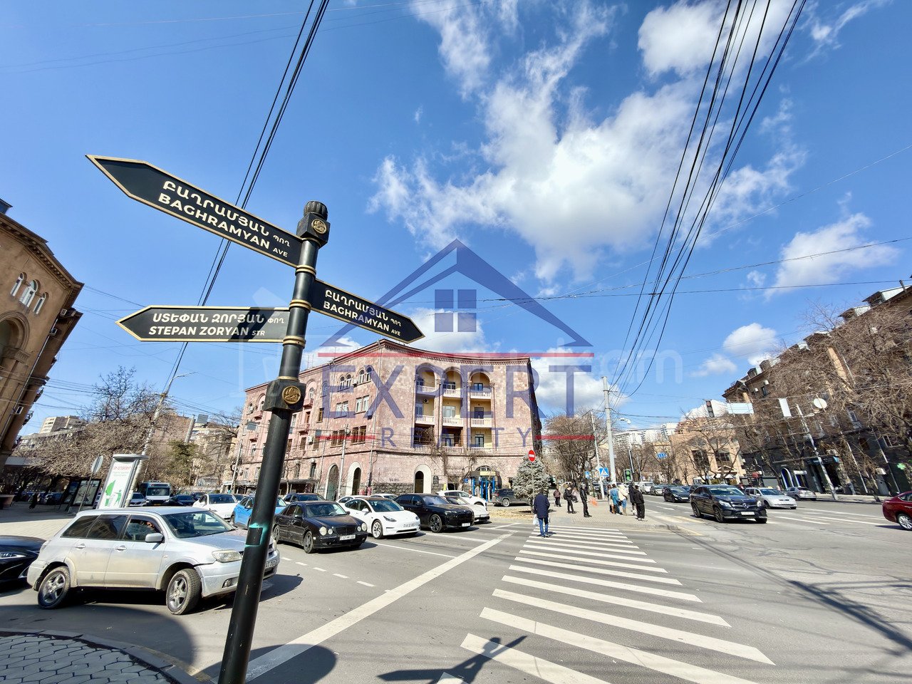 3 Սենյականոց Բնակարան Քարե Շենքում, 165քմ, 2/4 հարկ, Կապիտալ Վերանորոգված, Կահավորված, Արևկող