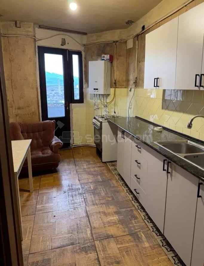 2 Սենյականոց Բնակարան, 72քմ, 6/9 հարկ, Պետական Վիճակում