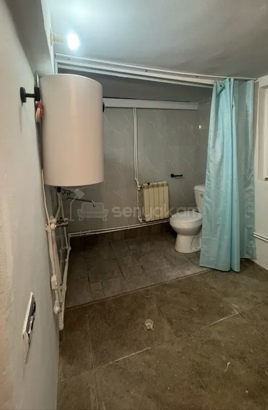 2 Սենյականոց Բնակարան Քարե Շենքում, 40քմ, 1/1 հարկ, Կապիտալ Վերանորոգված, Կահավորված