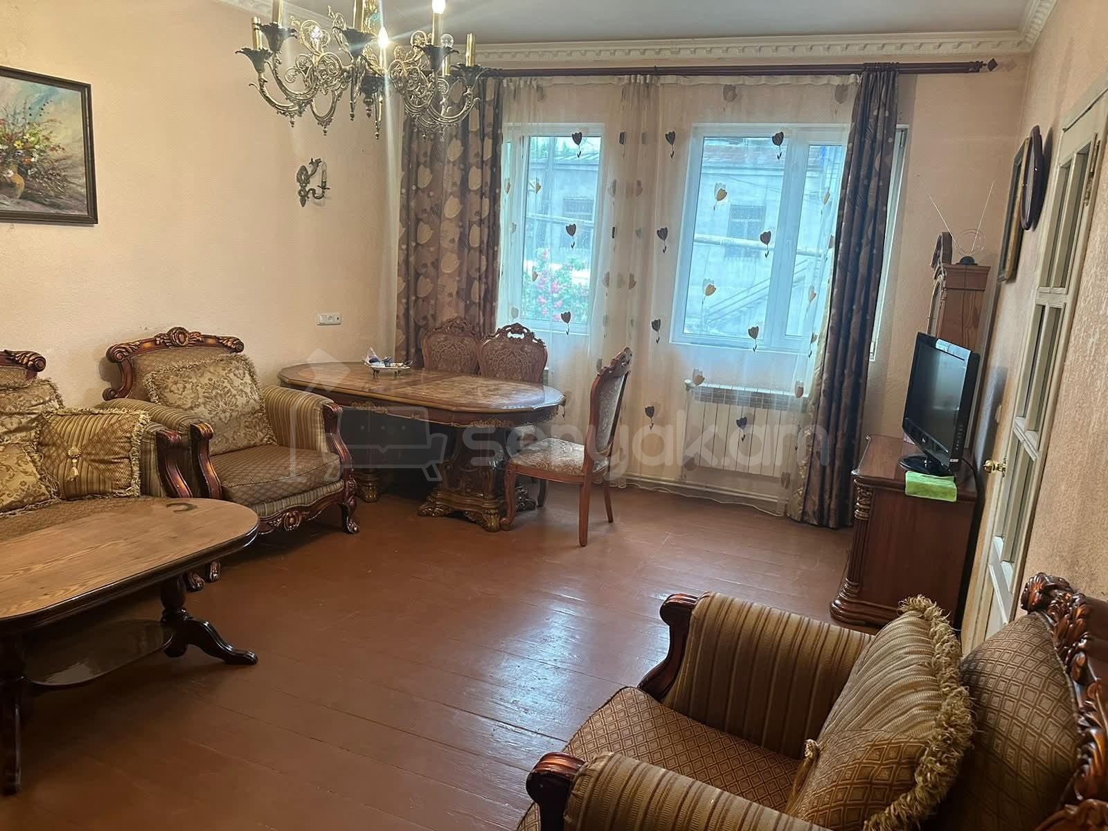 3 Սենյականոց Բնակարան Քարե Շենքում, 68քմ, 1/1 հարկ, Կապիտալ Վերանորոգված, Կահավորված