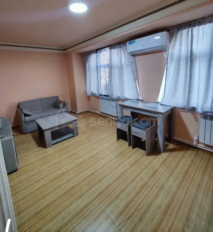 2 Սենյականոց Բնակարան Քարե Շենքում, 56քմ, 2/9 հարկ, Կապիտալ Վերանորոգված, Կահավորված