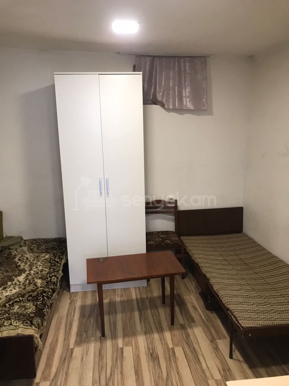 1 Սենյականոց Բնակարան Քարե Շենքում, 34քմ, 1/1 հարկ, Կապիտալ Վերանորոգված, Կահավորված