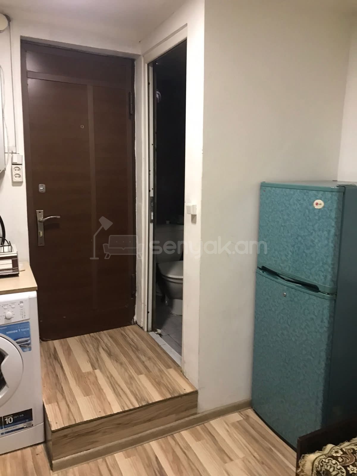 1 Սենյականոց Բնակարան Քարե Շենքում, 34քմ, 1/1 հարկ, Կապիտալ Վերանորոգված, Կահավորված