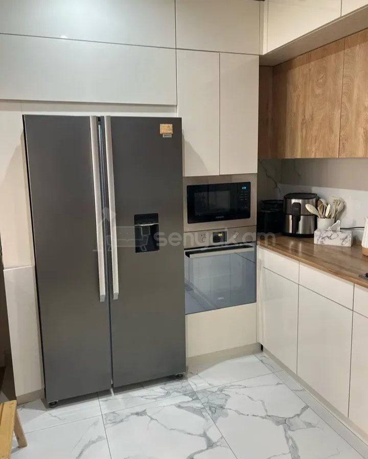 3 Սենյականոց Բնակարան Քարե Շենքում, 70քմ, 9/9 հարկ, Դիզայներական Վերանորոգված, Կահավորված