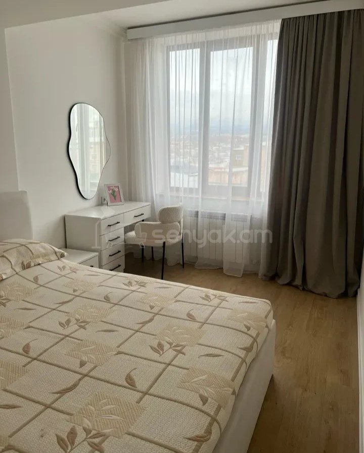 3 Սենյականոց Բնակարան Քարե Շենքում, 70քմ, 9/9 հարկ, Դիզայներական Վերանորոգված, Կահավորված