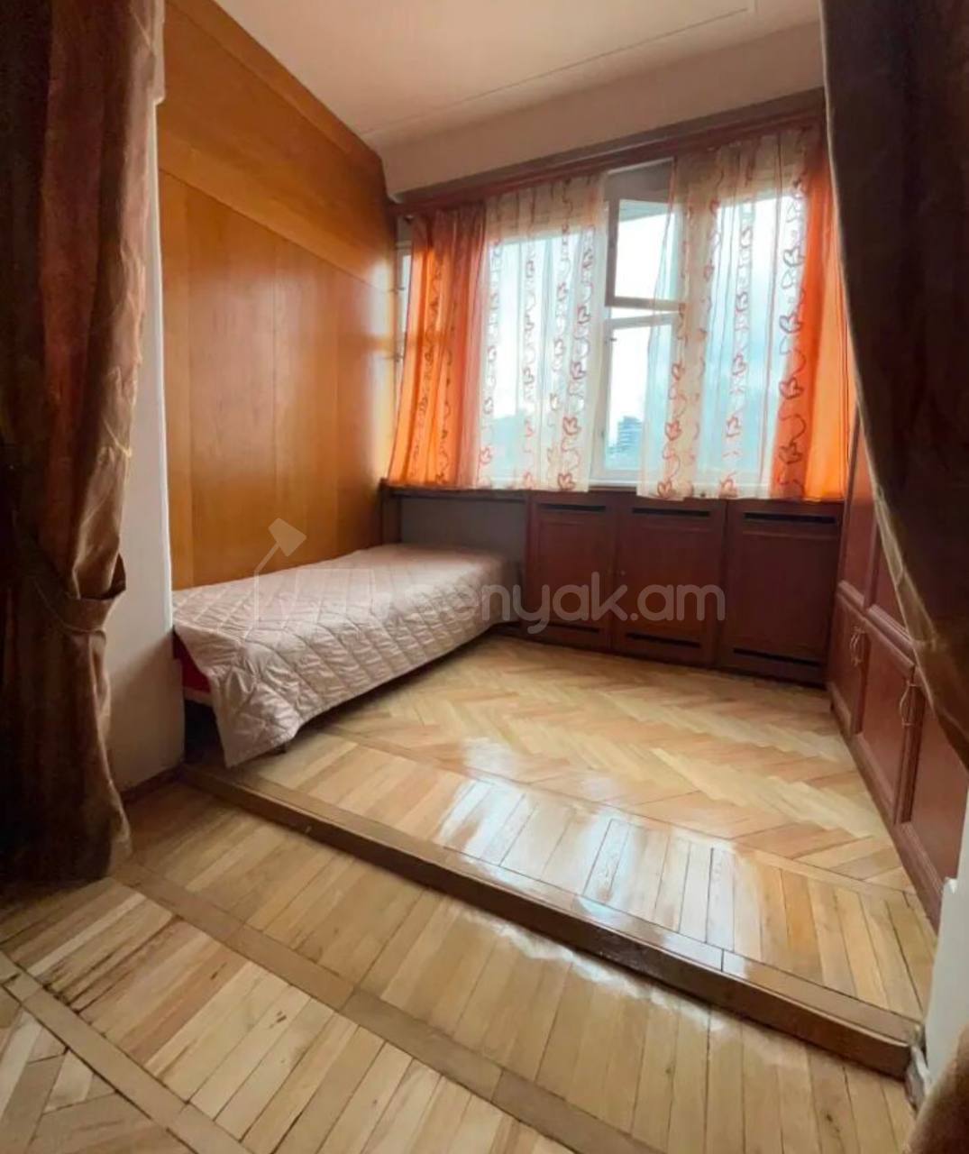 3 Սենյականոց Բնակարան Քարե Շենքում, 74քմ, 4/5 հարկ, Կոսմետիկ Վերանորոգված, Կահավորված