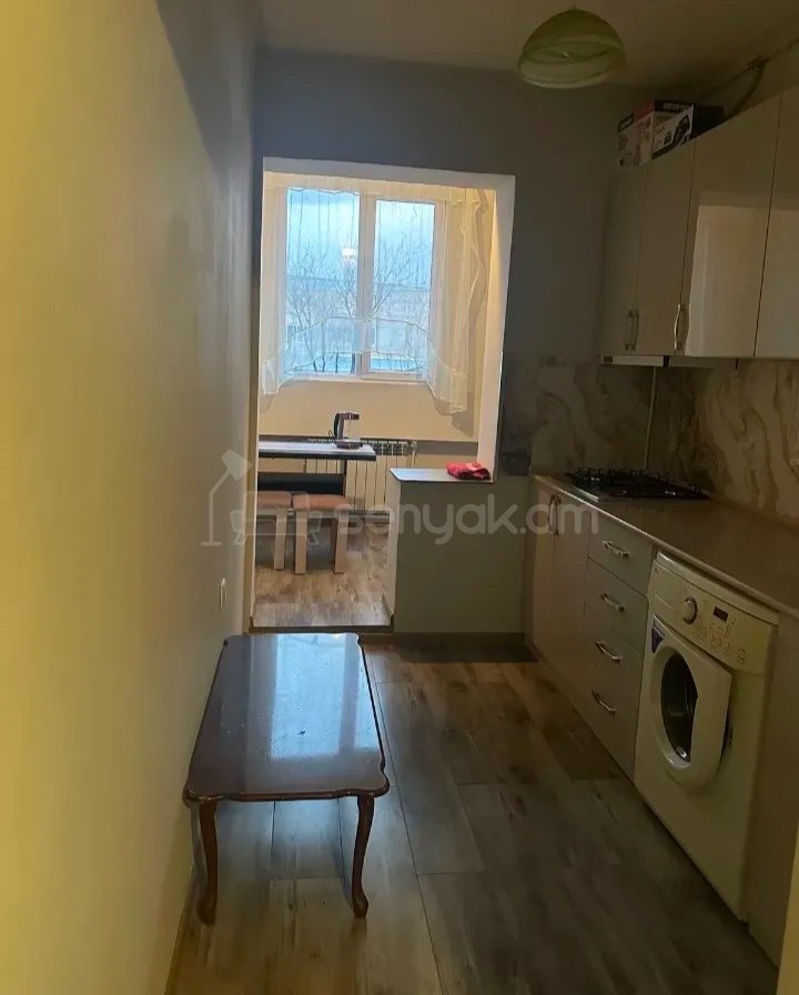 2 Սենյականոց Բնակարան, 55քմ, 3/9 հարկ, Նորմալ Վիճակում, Կահավորված