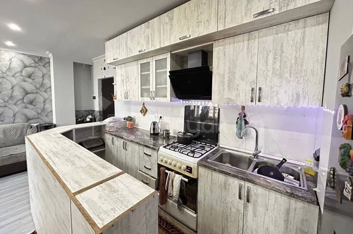 3 Սենյականոց Բնակարան Քարե Շենքում, 53քմ, 6/7 հարկ, Կապիտալ Վերանորոգված