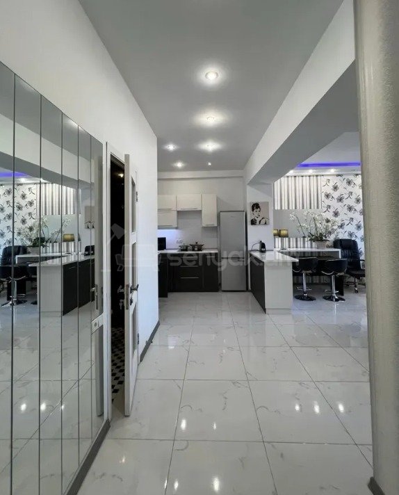 2 Սենյականոց Բնակարան Նորակառույցում, 70քմ, 9/22 հարկ, Դիզայներական Վերանորոգված, Կահավորված, Արևկող