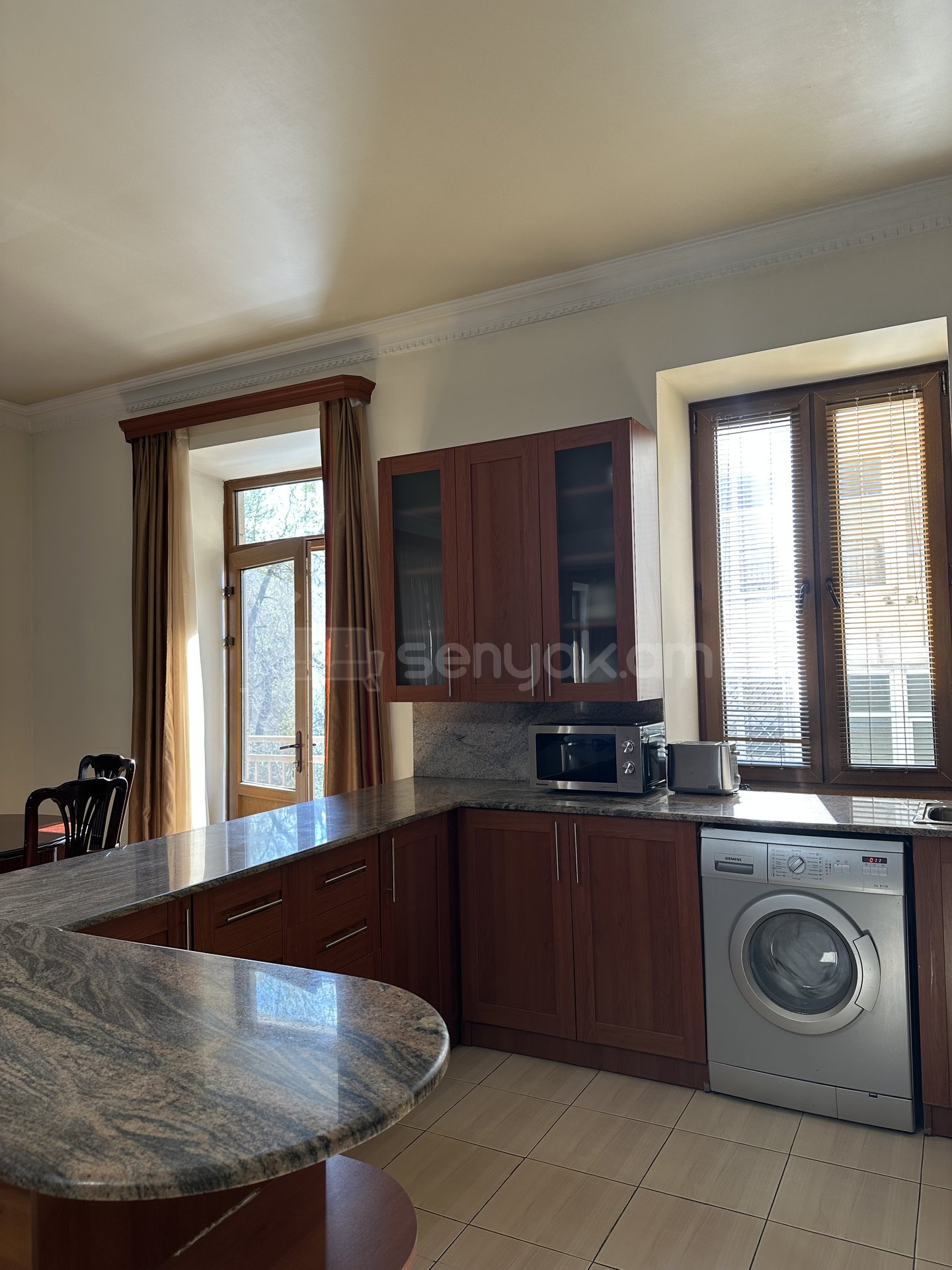 4 Սենյականոց Բնակարան Նորակառույցում, 162քմ, 3/7 հարկ, Կապիտալ Վերանորոգված