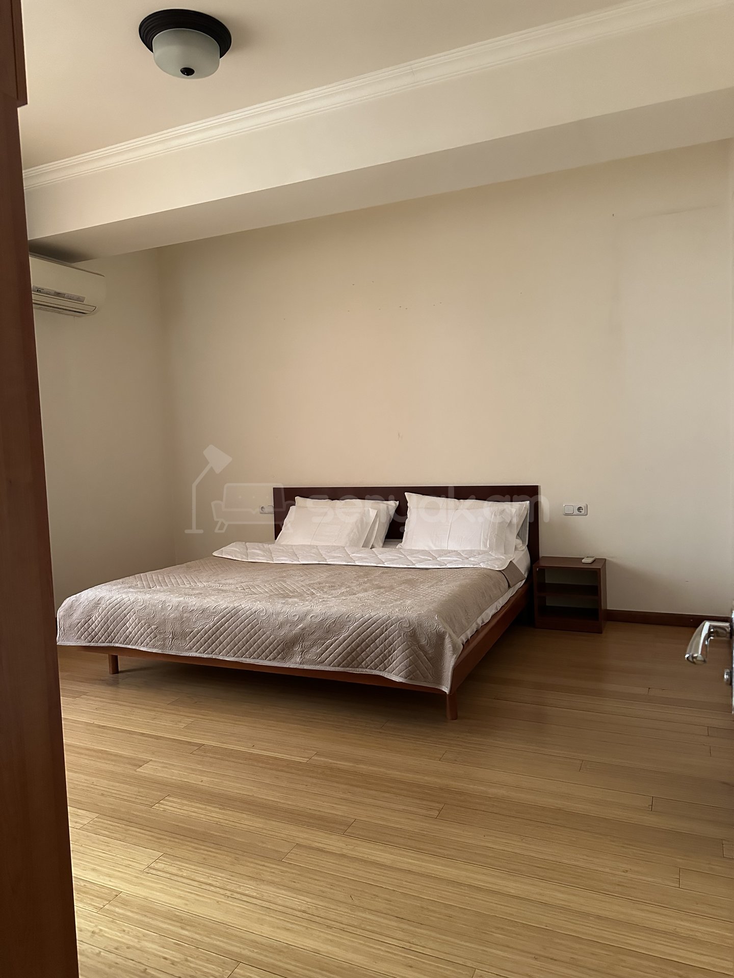 4 Սենյականոց Բնակարան Նորակառույցում, 162քմ, 3/7 հարկ, Կապիտալ Վերանորոգված