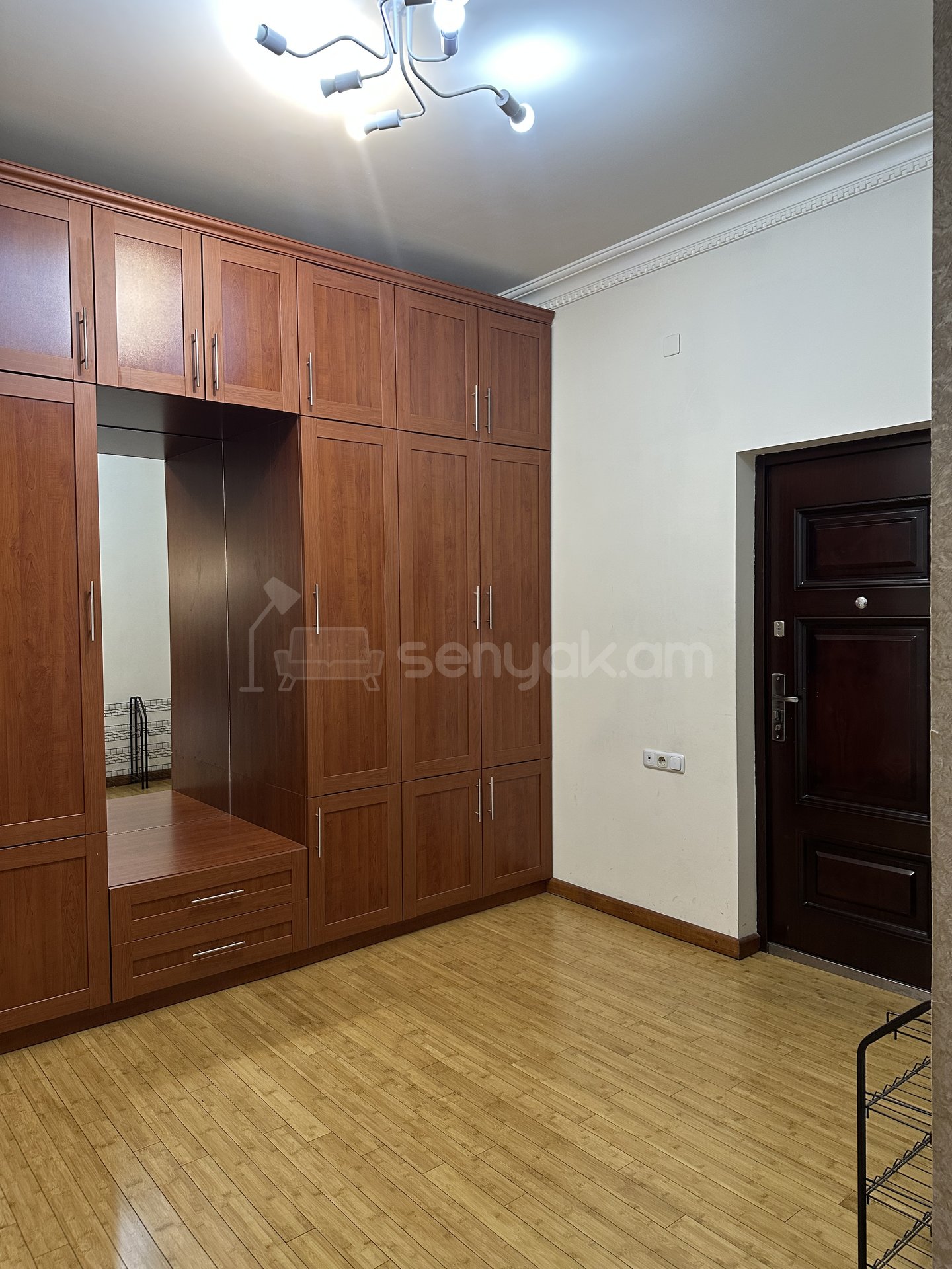 4 Սենյականոց Բնակարան Նորակառույցում, 162քմ, 3/7 հարկ, Կապիտալ Վերանորոգված