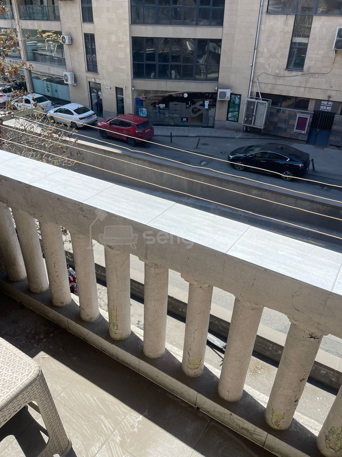 1 Սենյականոց Բնակարան Քարե Շենքում, 40քմ, 2/5 հարկ, Նորմալ Վիճակում, Կահավորված, Արևկող