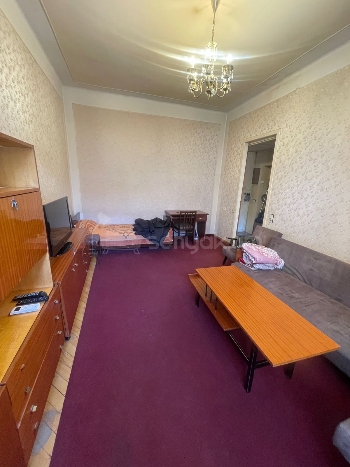 1 Սենյականոց Բնակարան Քարե Շենքում, 40քմ, 2/5 հարկ, Նորմալ Վիճակում, Կահավորված, Արևկող