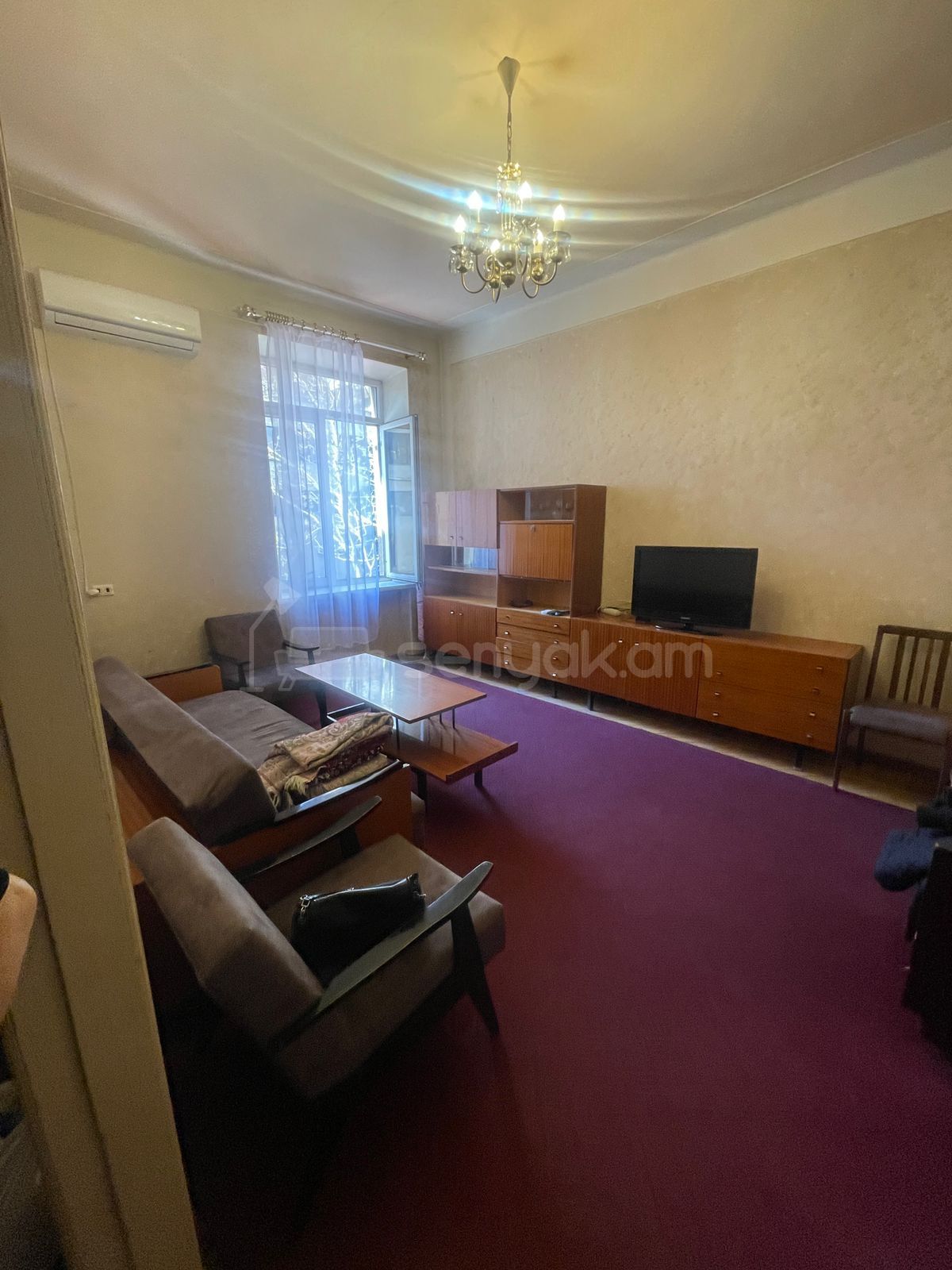 1 Սենյականոց Բնակարան Քարե Շենքում, 40քմ, 2/5 հարկ, Նորմալ Վիճակում, Կահավորված, Արևկող