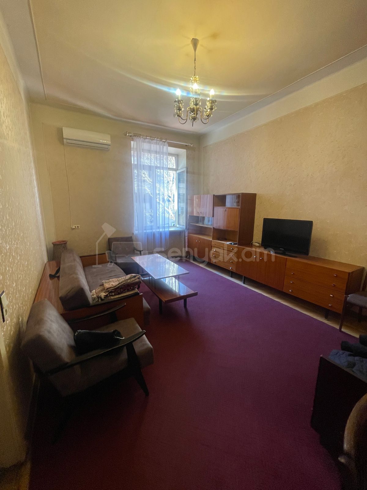 1 Սենյականոց Բնակարան Քարե Շենքում, 40քմ, 2/5 հարկ, Նորմալ Վիճակում, Կահավորված, Արևկող