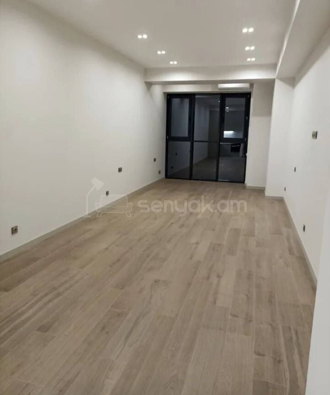 1 Սենյականոց Բնակարան, 43քմ, 10/20 հարկ, Կապիտալ Վերանորոգված