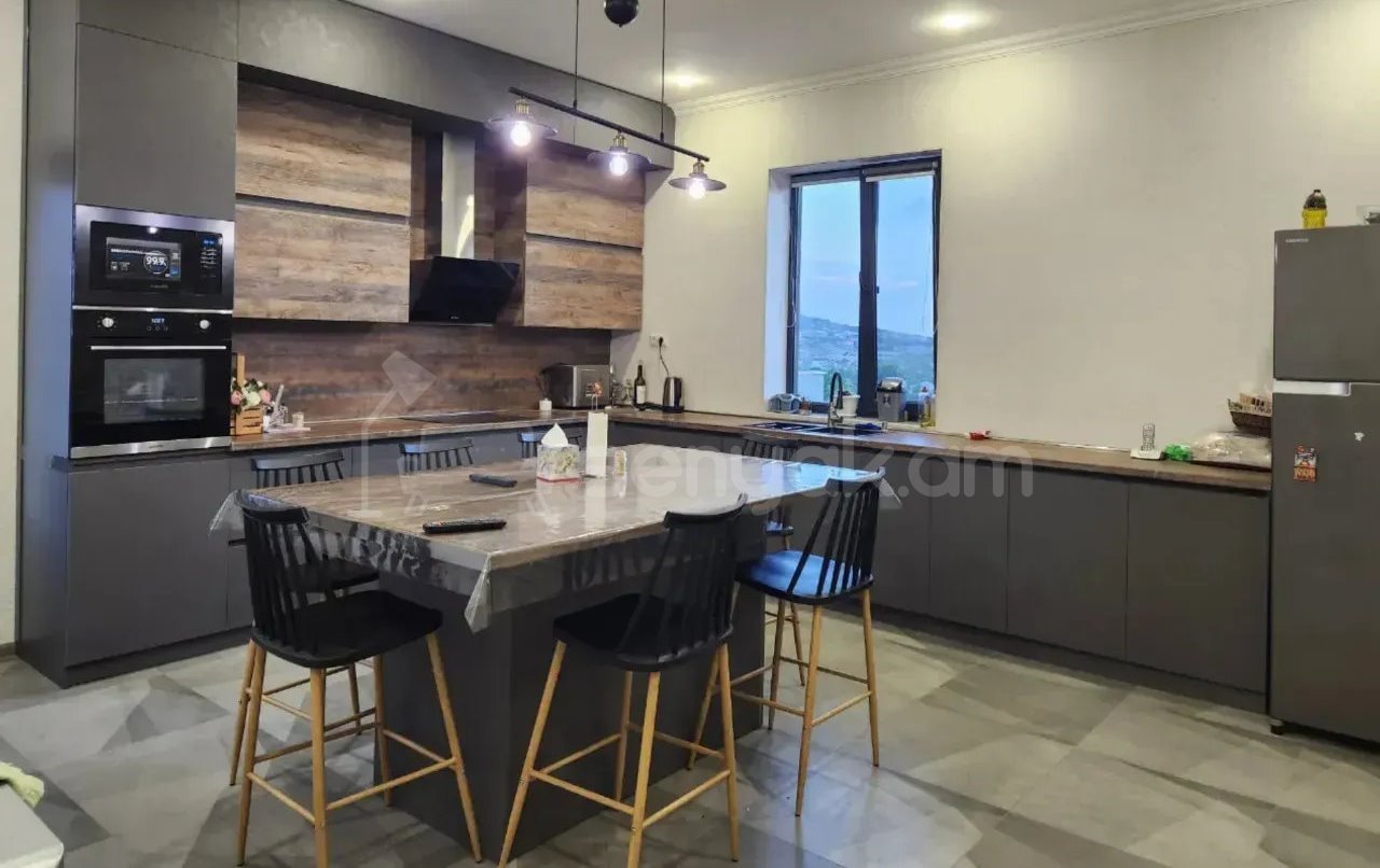 5 Սենյականոց Սեփական Տուն, 205քմ, Դիզայներական Վերանորոգված, Ավտոտնակով