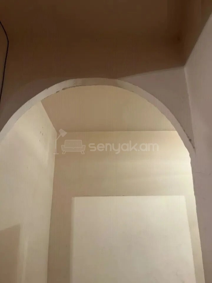 2 Սենյականոց Բնակարան, 50քմ, 3/5 հարկ, Պետական Վիճակում