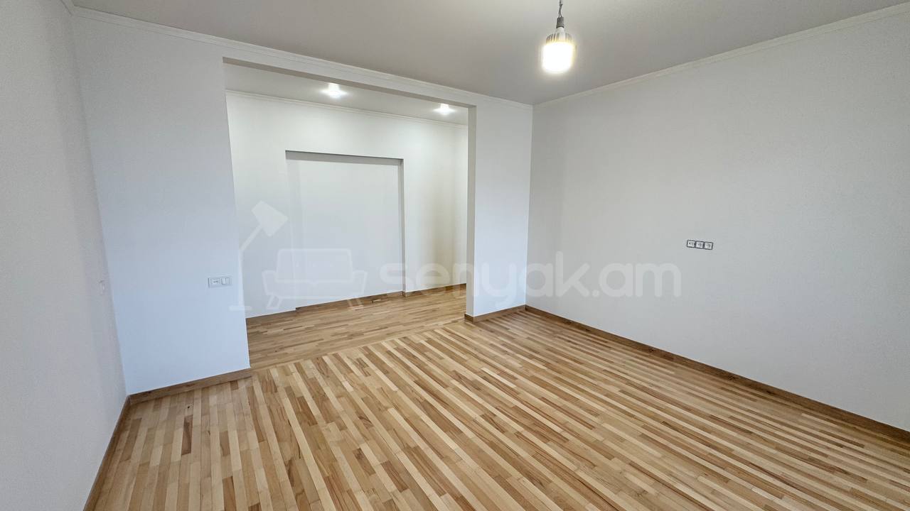 3 Սենյականոց Բնակարան Քարե Շենքում, 68քմ, 5/5 հարկ, Կապիտալ Վերանորոգված