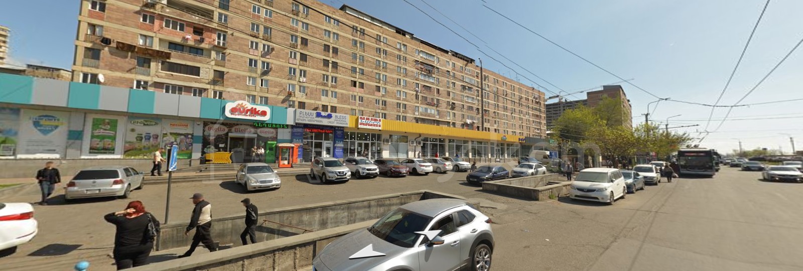 3 Սենյականոց Բնակարան Քարե Շենքում, 68քմ, 4/5 հարկ, Նորմալ Վիճակում