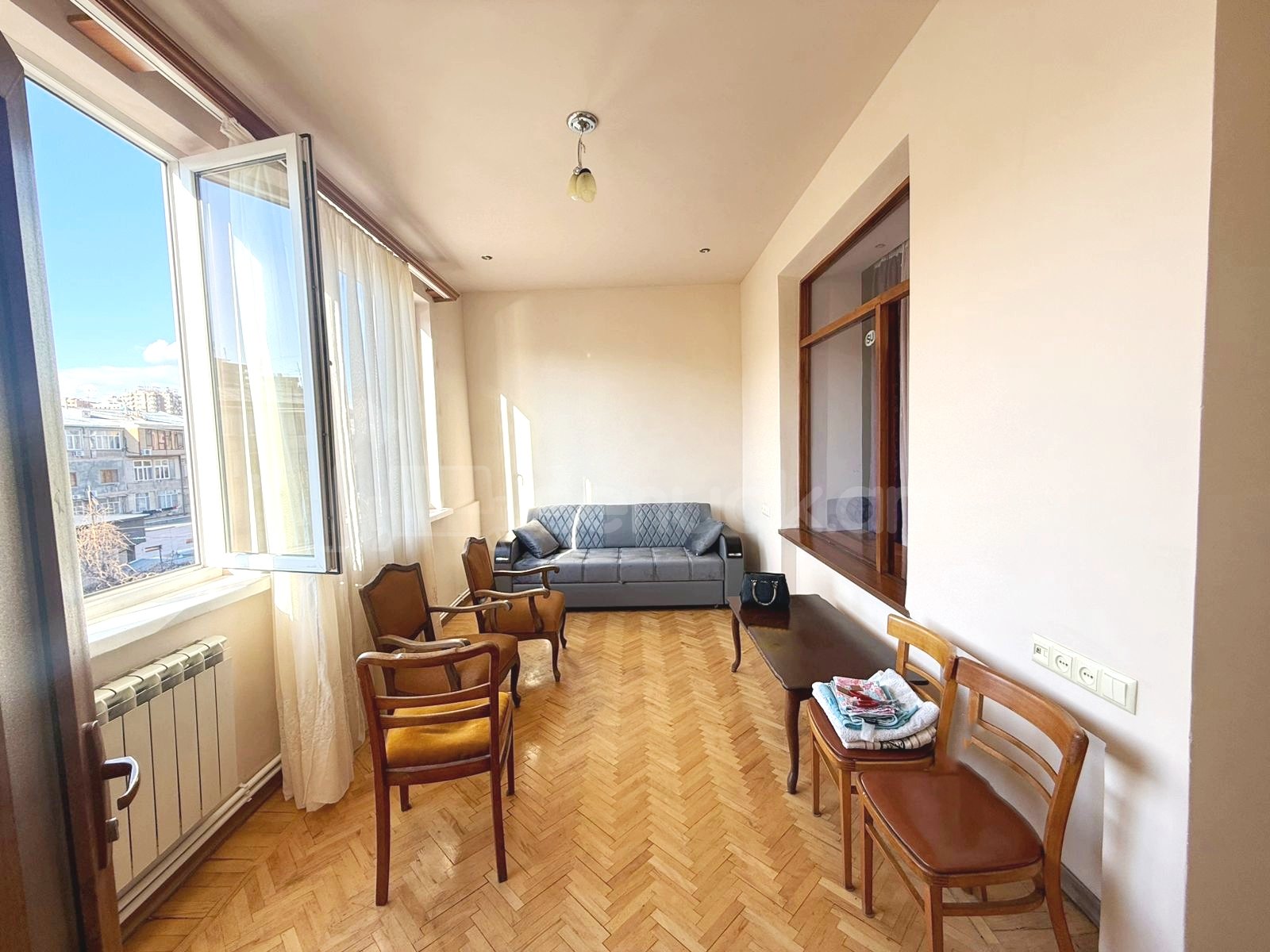 3 Սենյականոց Բնակարան Քարե Շենքում, 78քմ, 3/5 հարկ, Կապիտալ Վերանորոգված, Կահավորված, Արևկող