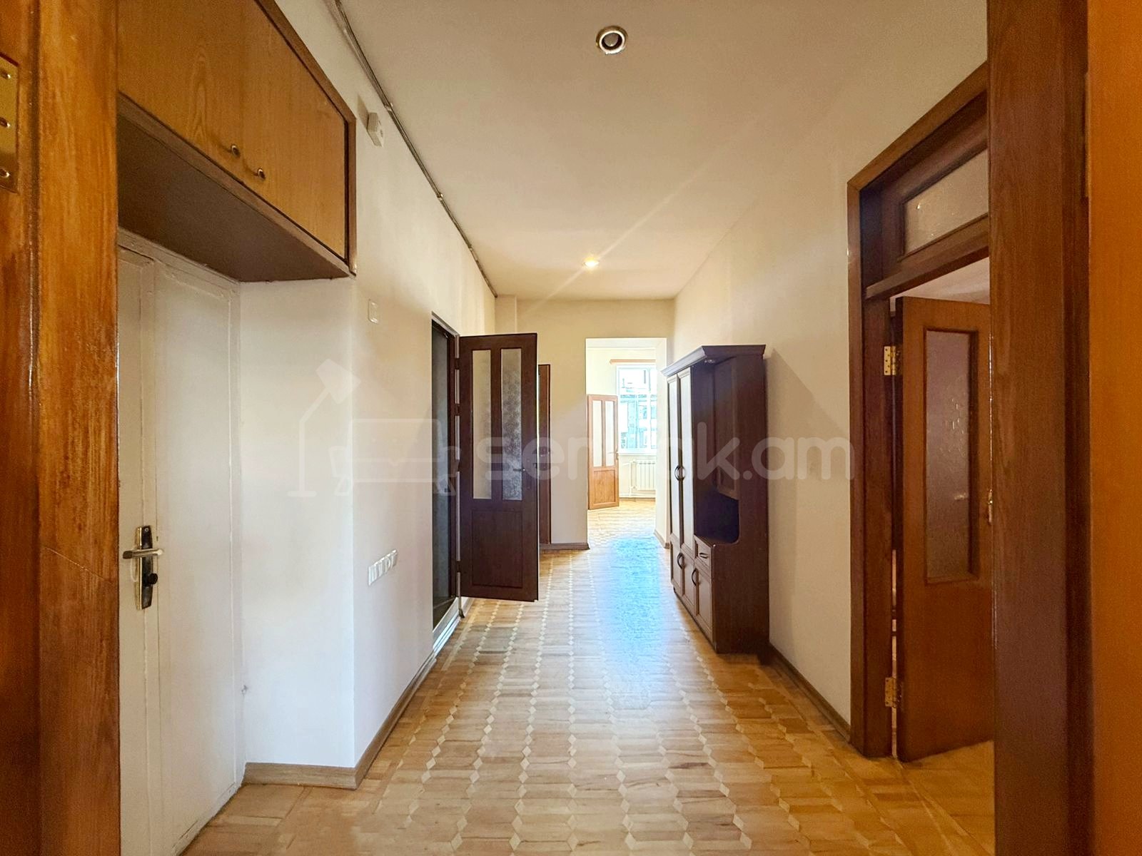 3 Սենյականոց Բնակարան Քարե Շենքում, 78քմ, 3/5 հարկ, Կապիտալ Վերանորոգված, Կահավորված, Արևկող