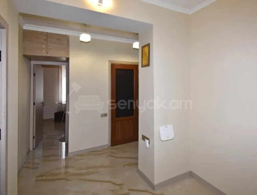 3 Սենյականոց Բնակարան Քարե Շենքում, 78քմ, 2/5 հարկ, Դիզայներական Վերանորոգված, Կահավորված, Արևկող