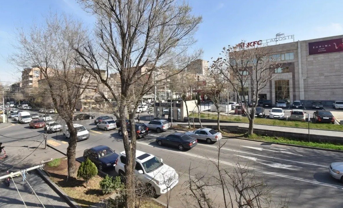 3 Սենյականոց Բնակարան Քարե Շենքում, 78քմ, 2/5 հարկ, Դիզայներական Վերանորոգված, Կահավորված, Արևկող