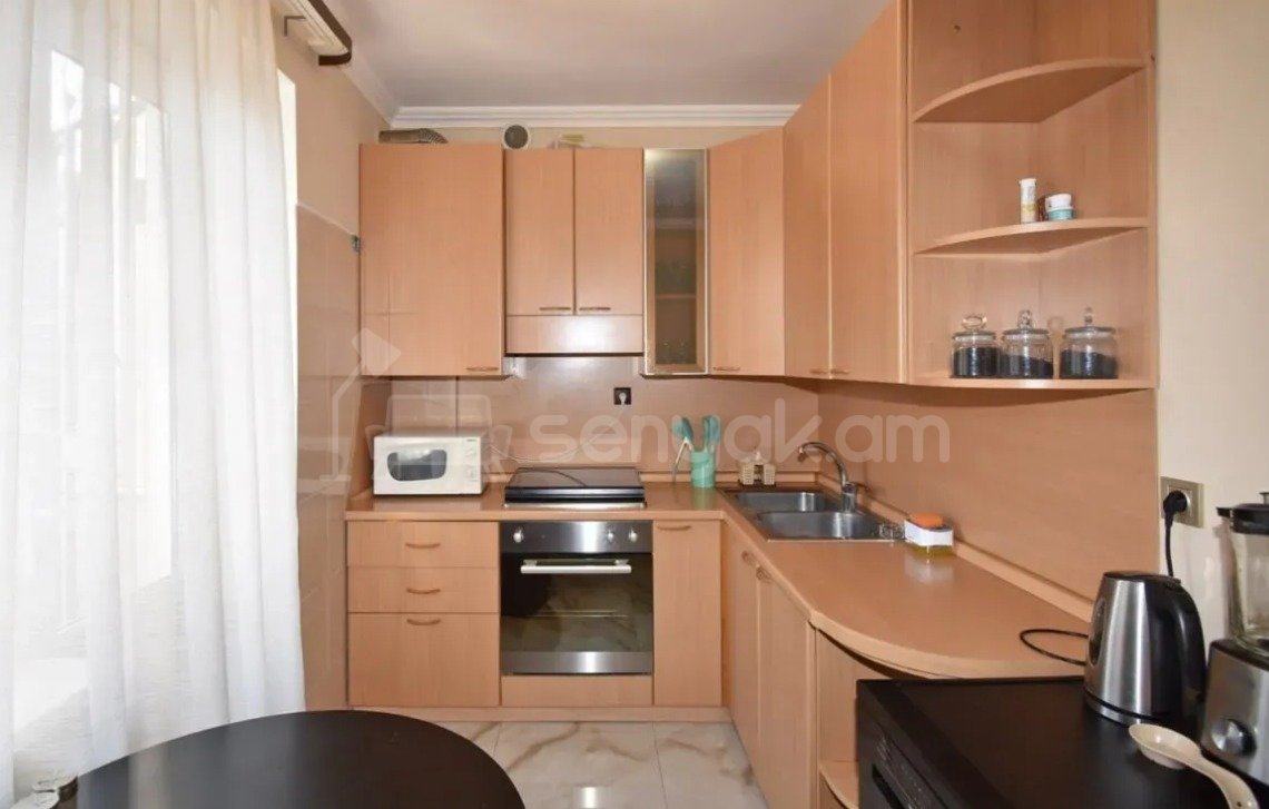 3 Սենյականոց Բնակարան Քարե Շենքում, 78քմ, 2/5 հարկ, Դիզայներական Վերանորոգված, Կահավորված, Արևկող