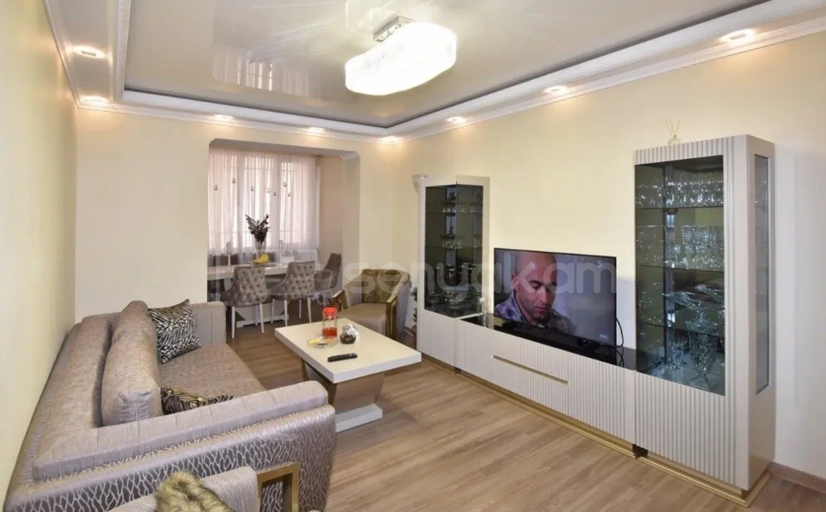 3 Սենյականոց Բնակարան Քարե Շենքում, 78քմ, 2/5 հարկ, Դիզայներական Վերանորոգված, Կահավորված, Արևկող