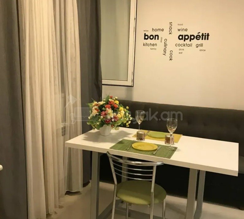 3 Սենյականոց Բնակարան Քարե Շենքում, 75քմ, 1/4 հարկ, Կապիտալ Վերանորոգված, Կահավորված, Արևկող