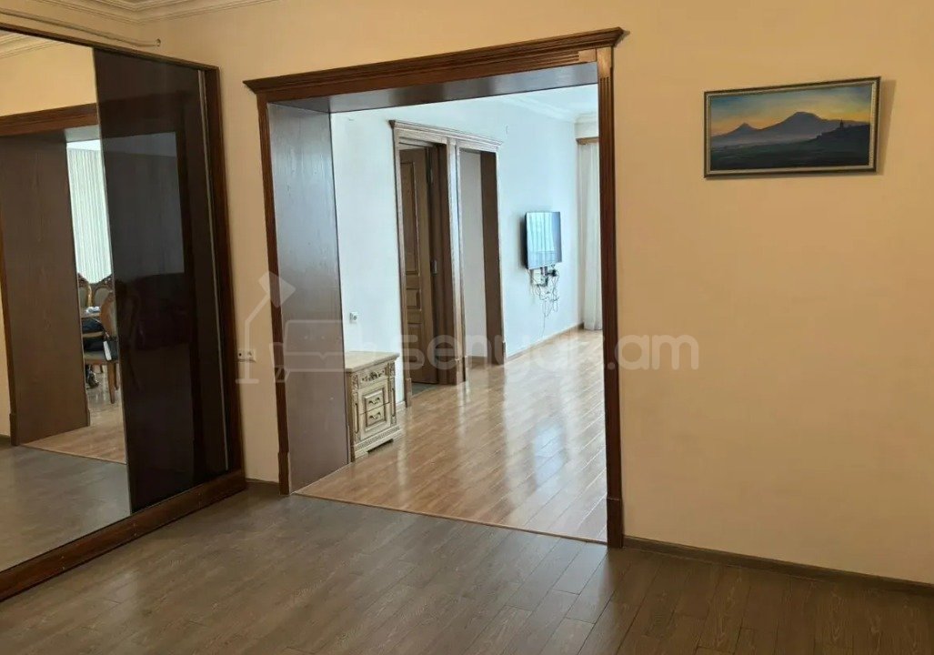 3 Սենյականոց Բնակարան, 120քմ, 6/13 հարկ, Կապիտալ Վերանորոգված, Կահավորված, Արևկող