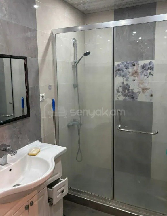 3 Սենյականոց Բնակարան, 120քմ, 6/13 հարկ, Կապիտալ Վերանորոգված, Կահավորված, Արևկող