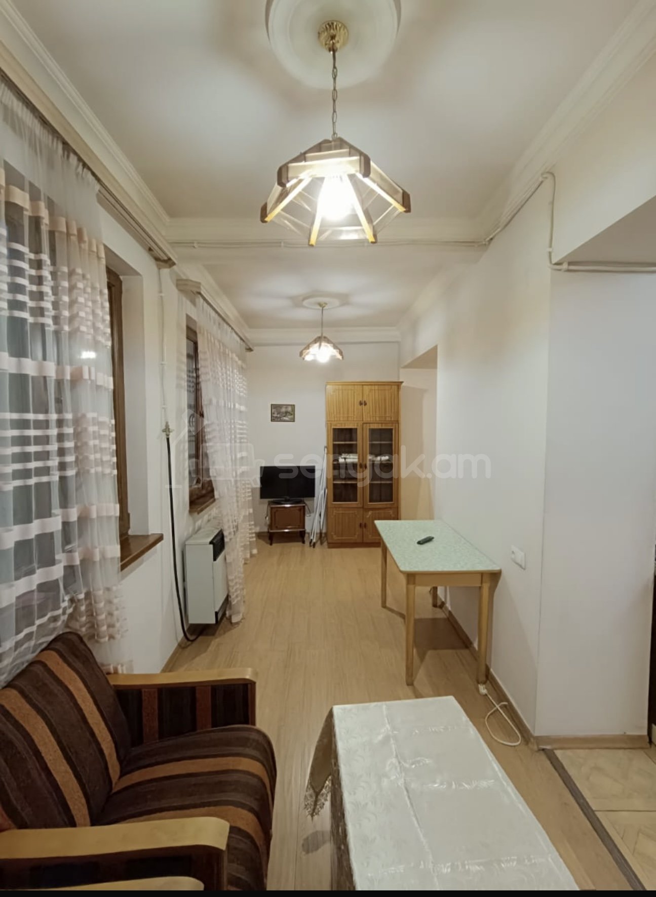 3 Սենյականոց Բնակարան Քարե Շենքում, 62քմ, 3/5 հարկ, Կապիտալ Վերանորոգված, Կահավորված, Արևկող