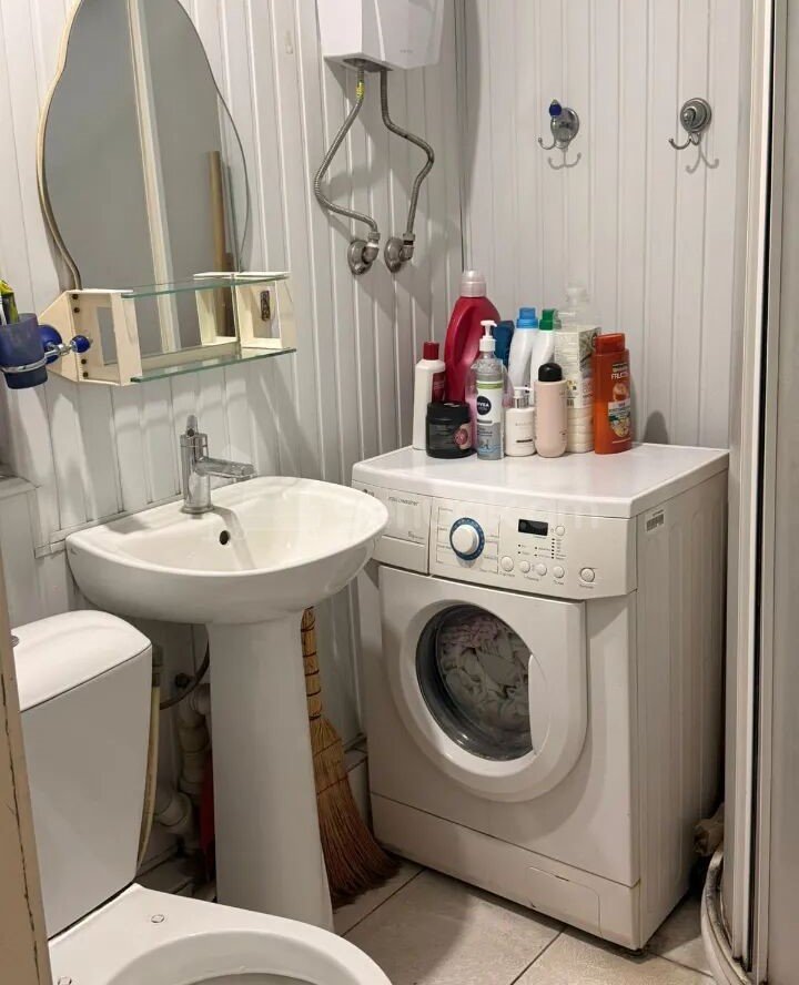 1 Սենյականոց Բնակարան Քարե Շենքում, 30քմ, 2/4 հարկ, Նորմալ Վիճակում