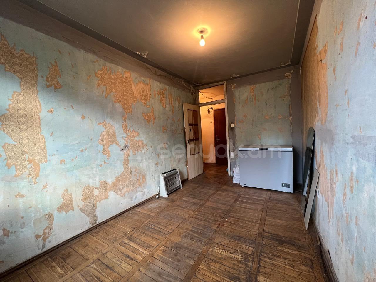 2 Սենյականոց Բնակարան, 50քմ, 3/5 հարկ, Պետական Վիճակում