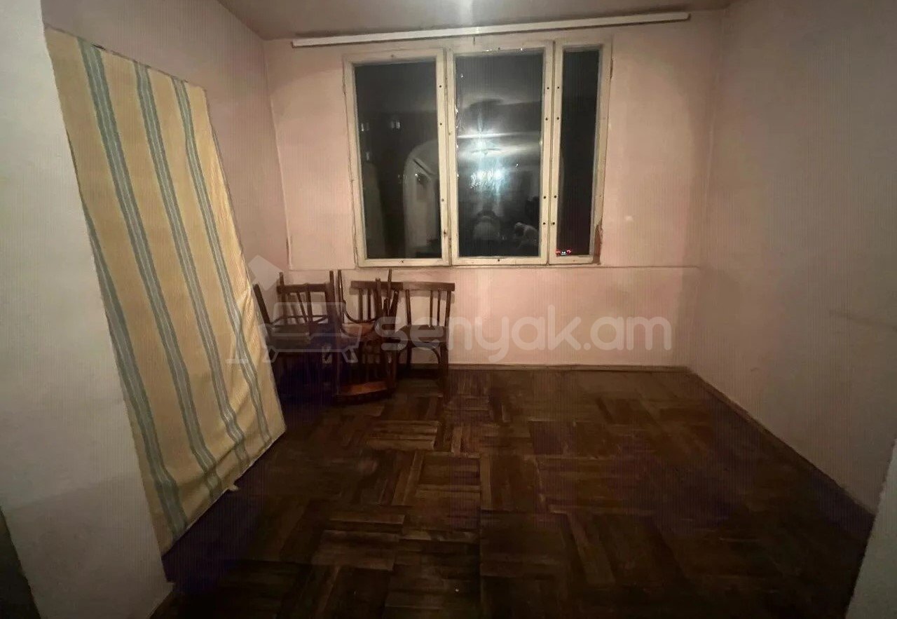 2 Սենյականոց Բնակարան, 50քմ, 3/5 հարկ, Պետական Վիճակում