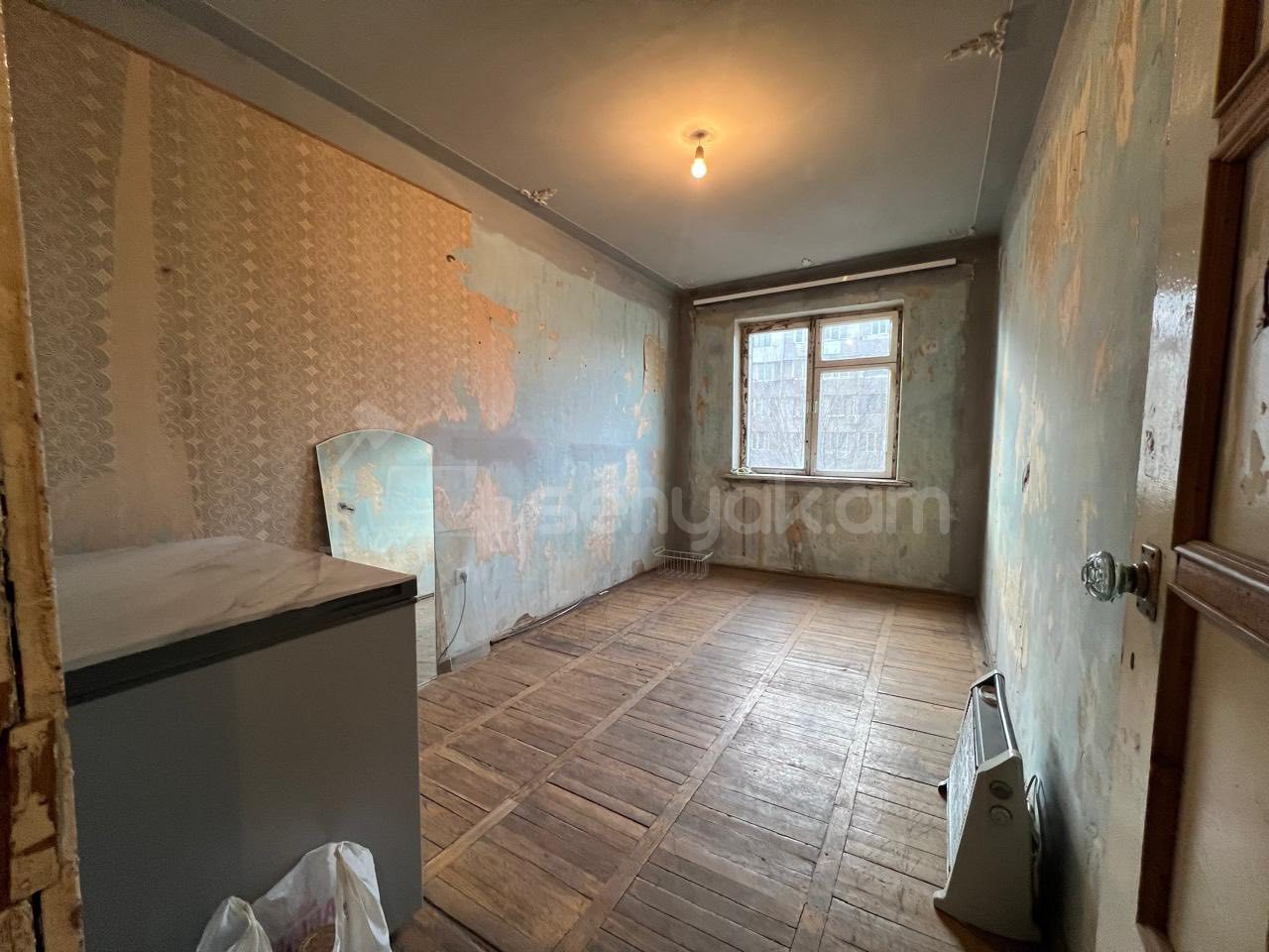 2 Սենյականոց Բնակարան, 50քմ, 3/5 հարկ, Պետական Վիճակում