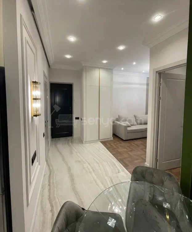 2 Սենյականոց Բնակարան Քարե Շենքում, 40քմ, 2/5 հարկ, Դիզայներական Վերանորոգված