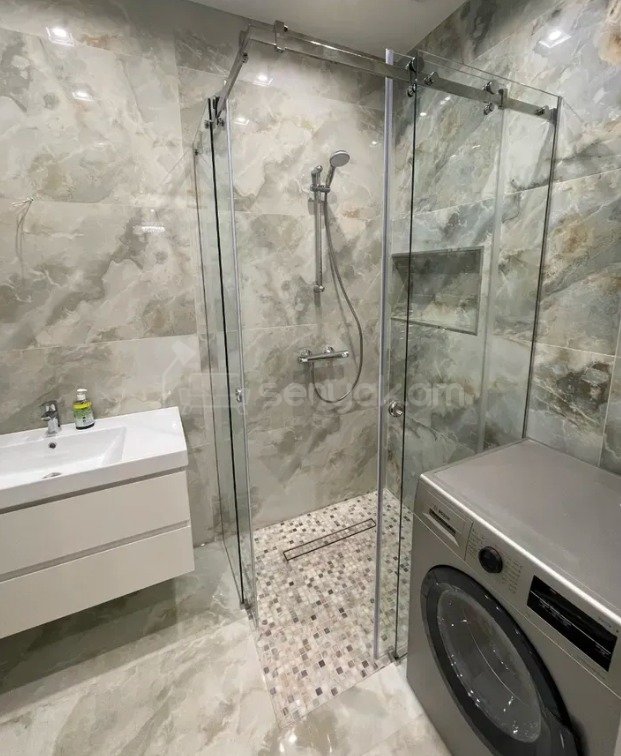 2 Սենյականոց Բնակարան Քարե Շենքում, 40քմ, 2/5 հարկ, Դիզայներական Վերանորոգված