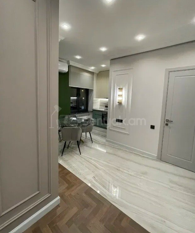 2 Սենյականոց Բնակարան Քարե Շենքում, 40քմ, 2/5 հարկ, Դիզայներական Վերանորոգված