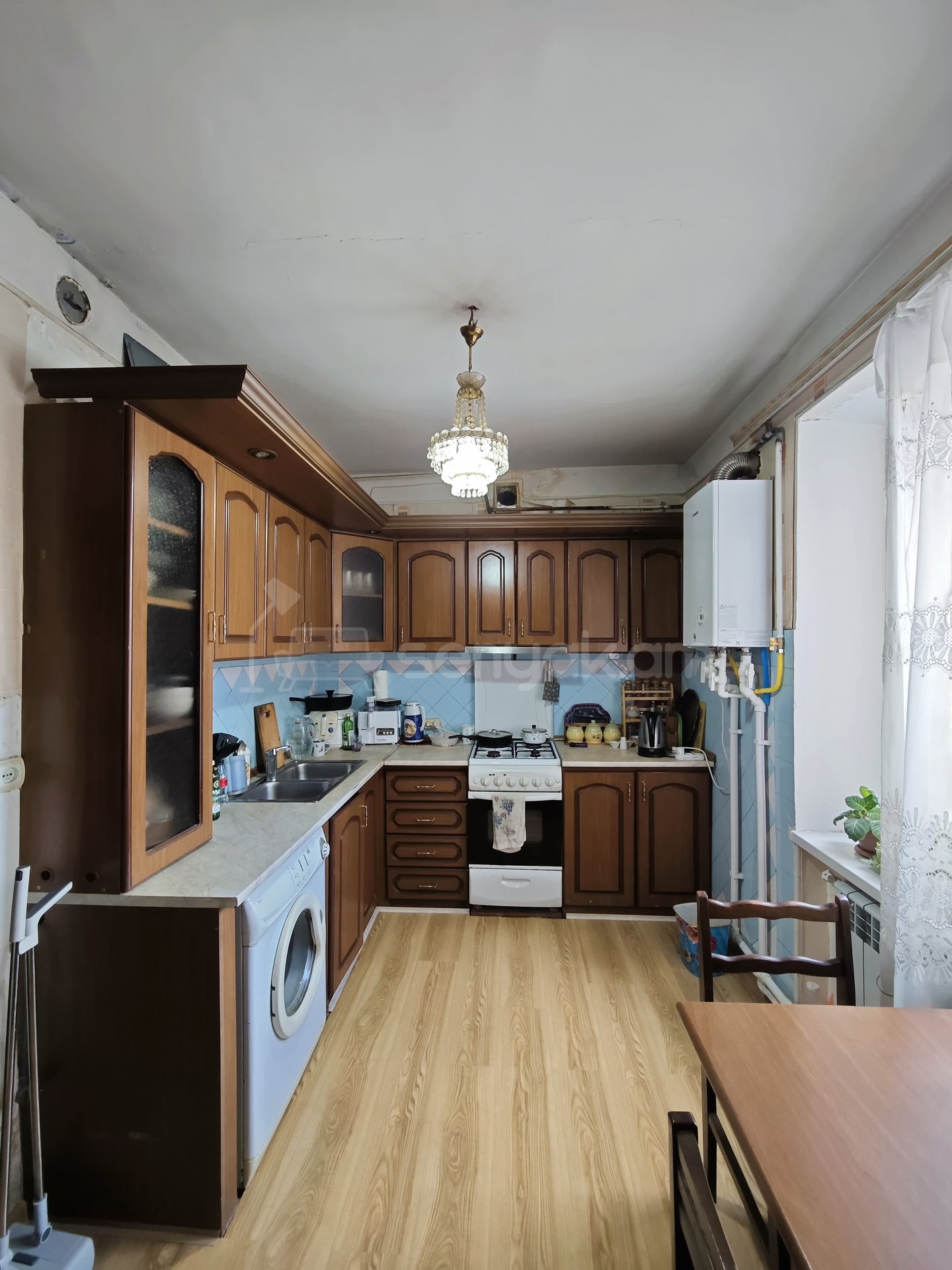 3 Սենյականոց Բնակարան Քարե Շենքում, 88քմ, 5/5 հարկ, Կոսմետիկ Վերանորոգված