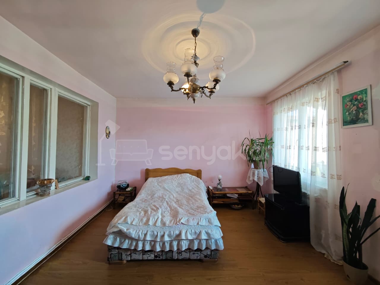 3 Սենյականոց Բնակարան Քարե Շենքում, 88քմ, 5/5 հարկ, Նորմալ Վիճակում