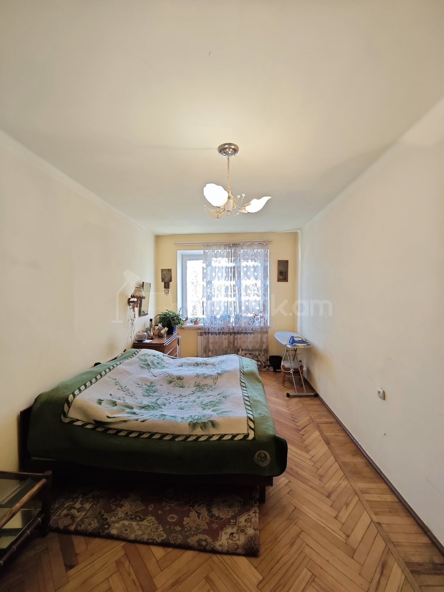 3 Սենյականոց Բնակարան Քարե Շենքում, 88քմ, 5/5 հարկ, Նորմալ Վիճակում