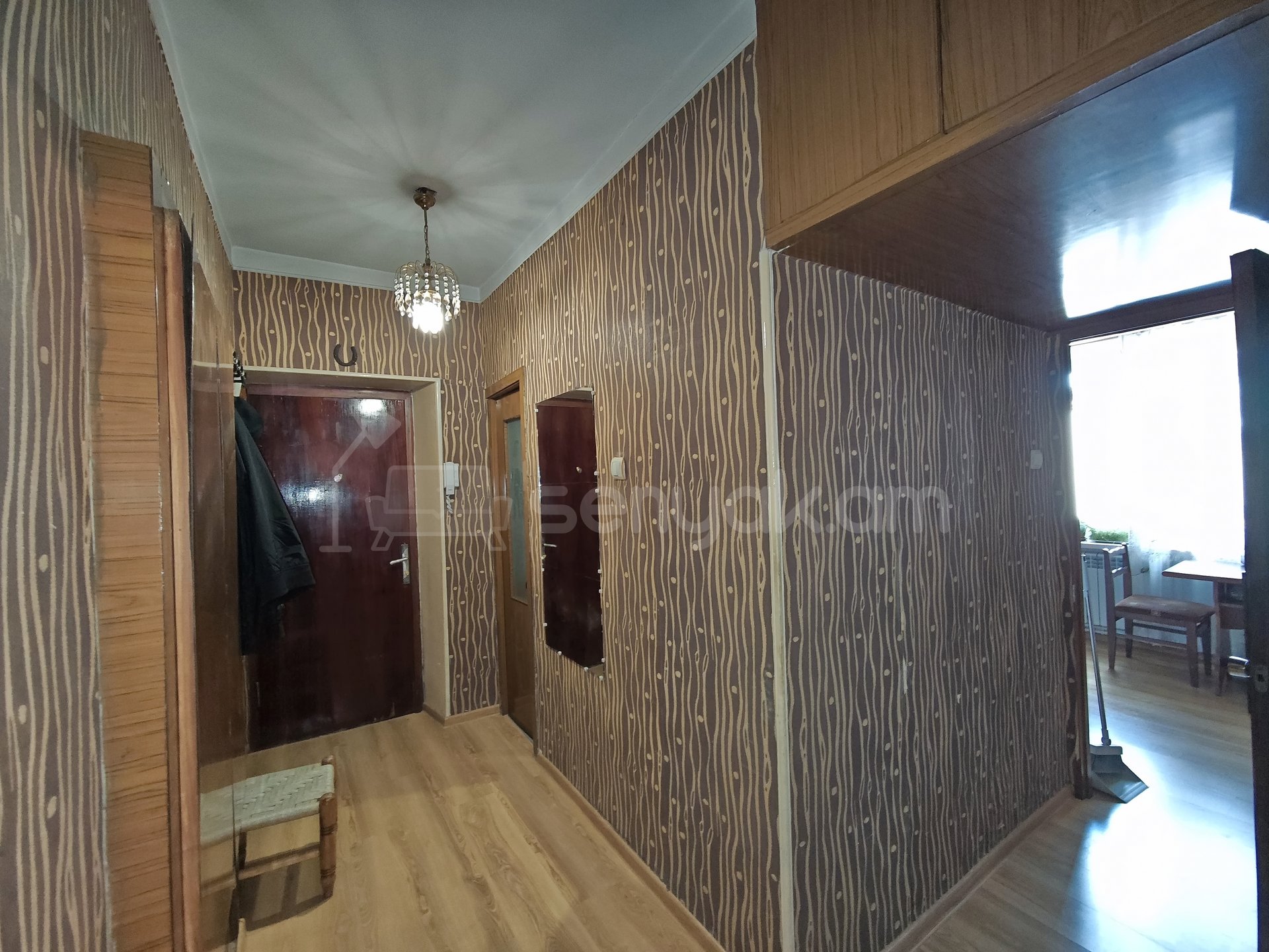 3 Սենյականոց Բնակարան Քարե Շենքում, 88քմ, 5/5 հարկ, Նորմալ Վիճակում